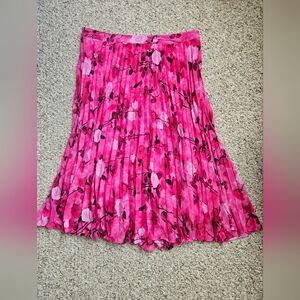 Pleated Flirty Floral Midi Skirt